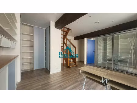 location local commercial