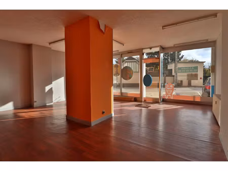 achat local commercial 83m² st andre les vergers 10120