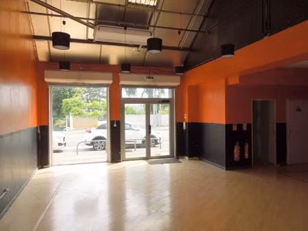 achat local commercial 108m² st julien les villas 10800