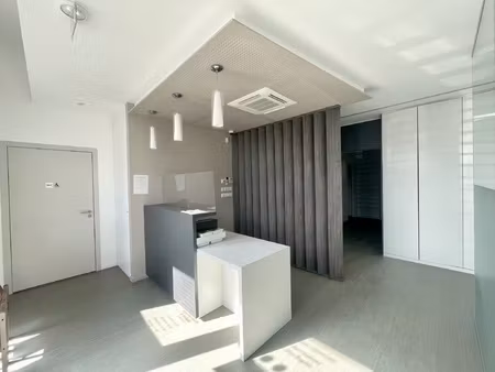 location local commercial 136m² hochstatt 68720