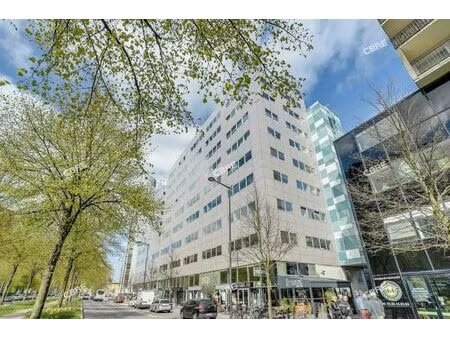 location local professionnel 3 209m²