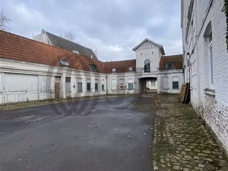 location local professionnel 631m² st andre lez lille 59350