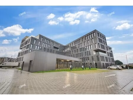 location local professionnel 3 490m²