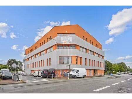 location local professionnel 527m²