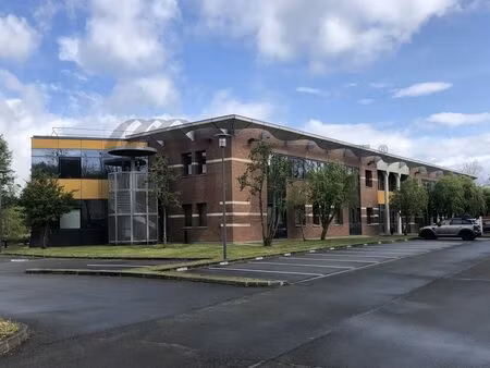 location local professionnel 430m² wasquehal 59290