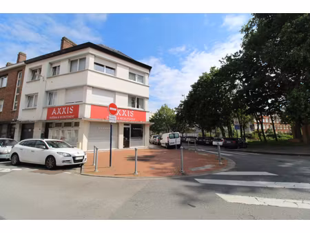 location local commercial