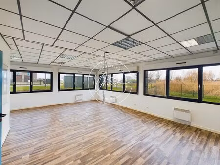 location local commercial 310m²