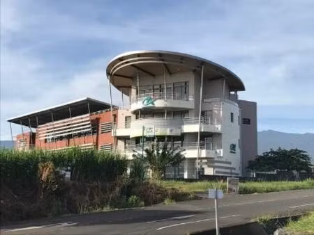 location local commercial 61m²