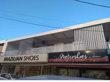 location local professionnel 132m²