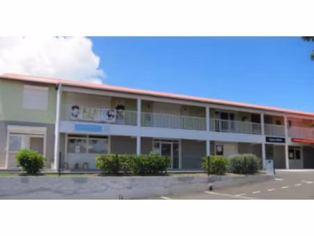 location local professionnel 34m² ste anne 97180