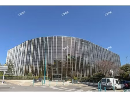 location local professionnel 7 172m²