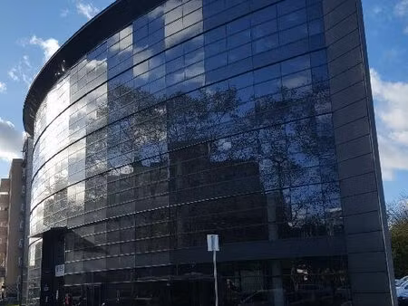 location local professionnel 1 315m²