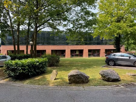 location local professionnel 430m²