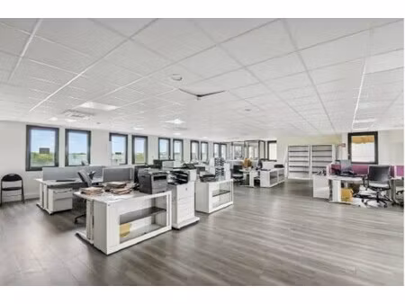 location local professionnel 1 000m²