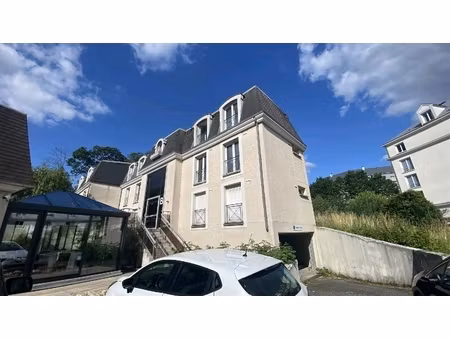 location parking roissy en france 95700