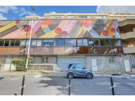 location local professionnel 1 290m²