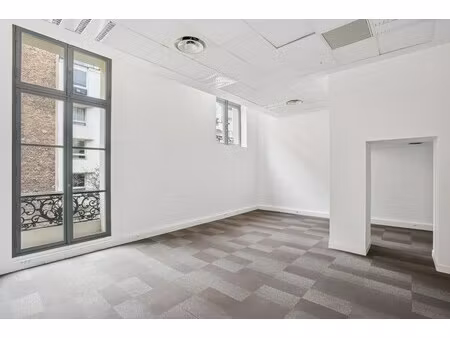 location local professionnel 453m² paris 4ème