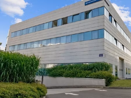 location local professionnel 1 437m² villepinte 93420