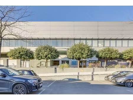 location local professionnel 492m² aubervilliers 93300