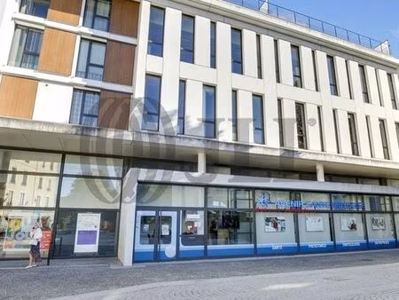 location local professionnel 665m² mantes la jolie 78200