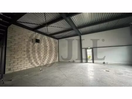 location local professionnel 160m² montmagny 95360