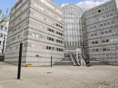 location local professionnel 1 957m² tremblay en france 93290