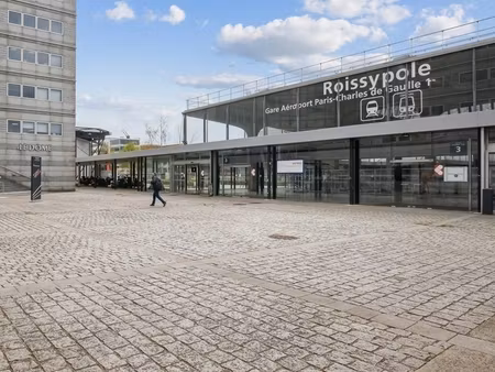 location local professionnel 2 408m² tremblay en france 93290