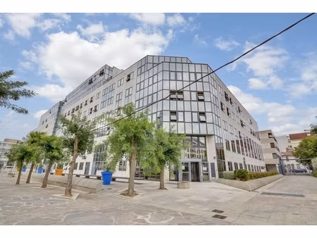 location local professionnel 927m² vincennes 94300