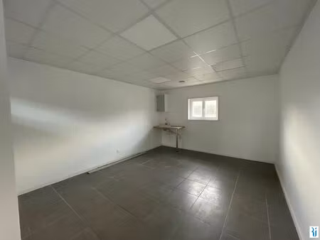 location local commercial