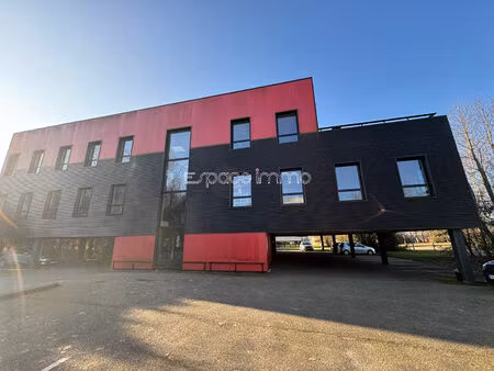 location local professionnel 36m² mont st aignan 76130