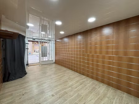 location local commercial 36m2 grenoble 38000 - 900 € - surface privée