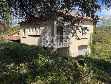 vue dégagée avec terrain constructible.