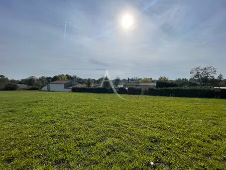 achat terrain 1 700m² fontenay le comte 85200