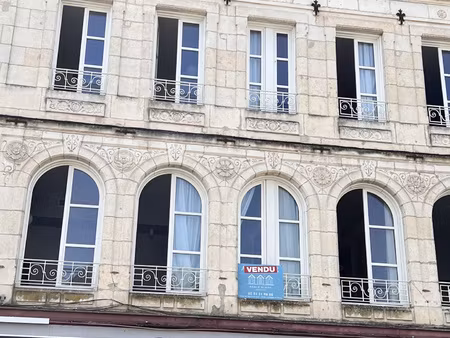 achat local commercial 784m² lucon 85400