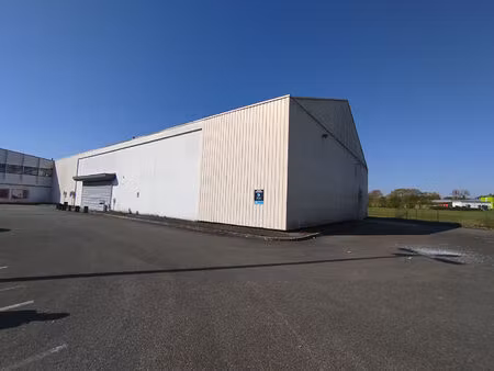 local commercial vibraye 974 m2