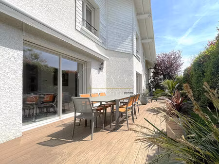 vente maison 5 pièces 146 m² divonne-les-bains (01220)