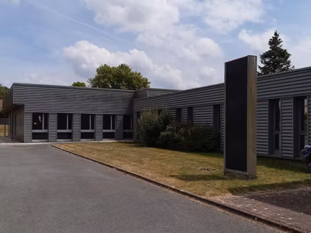 location local professionnel 1 010m² sevremoine 49230