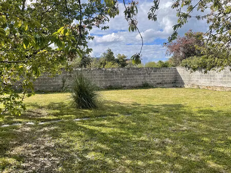 terrain à bâtir  proche village santé