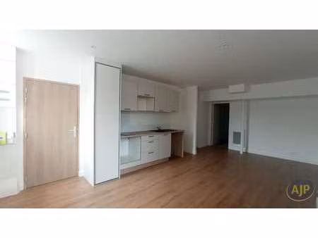 location appartement 2 pièces à châteaubriant centre (44110) : à louer 2 pièces / 44m² châ