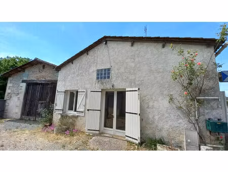 maison de bourg avec grange à 10 minutes de montpon ménestérol.