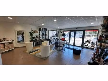 vente bureaux et commerces à retiers (35240) : à vendre / 70m² retiers