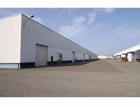 à louer – entrepôt de 1 208 m² à proximité de rouen – seine-maritime (76)