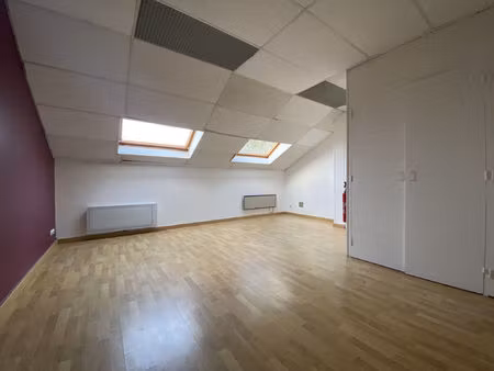 location commerce 25 m² à sautron (44880)