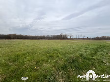 a vendre sur la commune de chérac -terrain à bâtir de 1054m2