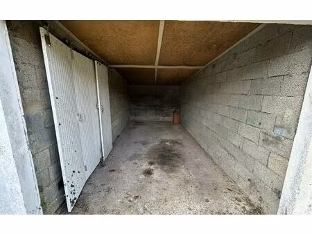 stationnement la roche-sur-yon 12.83 m² t- à vendre  15 000 €