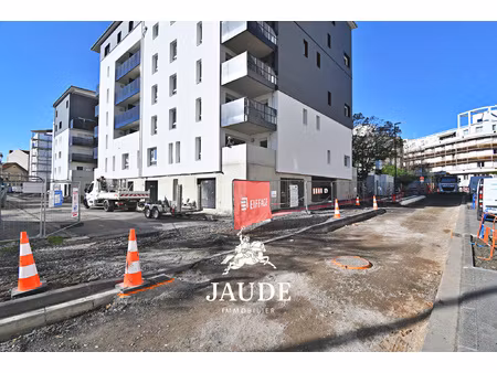 local neuf à louer de 45m2 + 1 garage de 20m2 -quartier rege