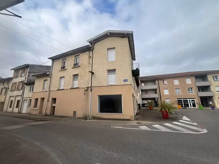 local commercial hyper centre saint denis en bugey