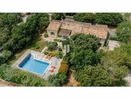 villa familiale au calme avec piscine à vendre à cabrières d’avignon
