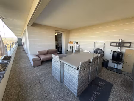 à l'isle-d'abeau  appartement t3 avec grande terrasse ainsi que deux places de parkings