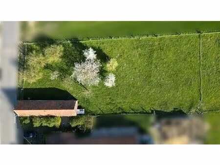 ancienne bâtisse à démolir avec terrain à bâtir de 11a 60 ca